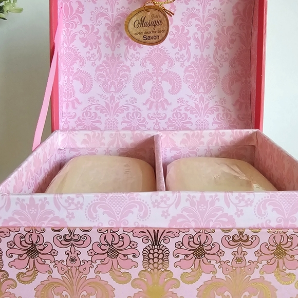 Musical Box Punch Studio "Follow Your Dreams" Verbena Soap, Playing Strauss - Picture 9 of 15